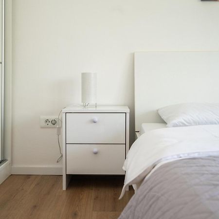 Bright 2Bdr Apartment With Balcony - Free Parking Sarajevo Bagian luar foto