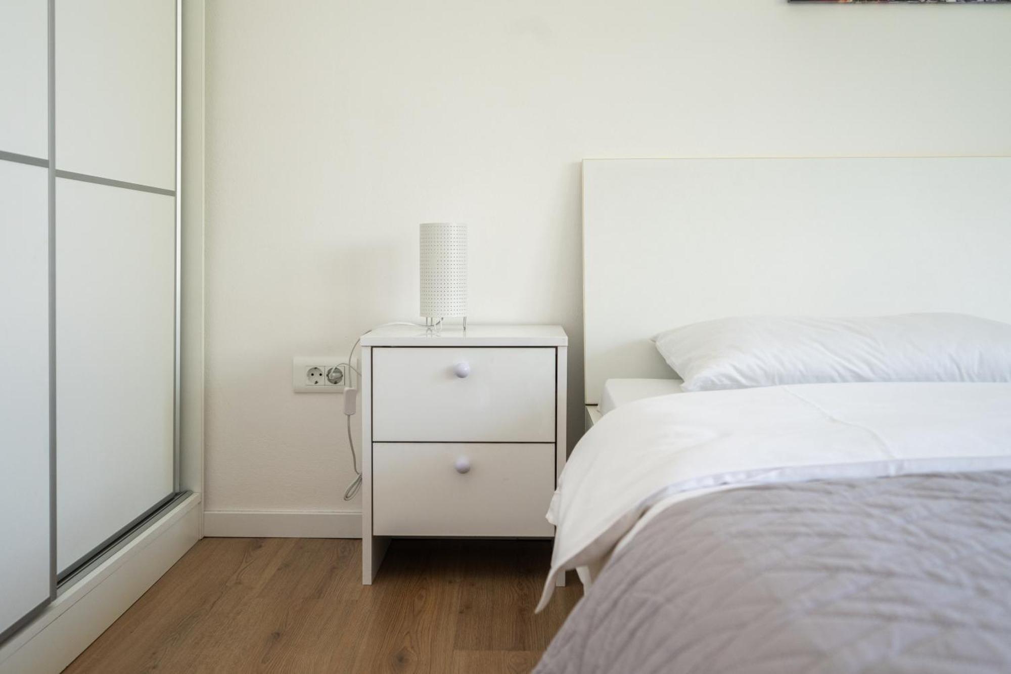 Bright 2Bdr Apartment With Balcony - Free Parking Sarajevo Bagian luar foto