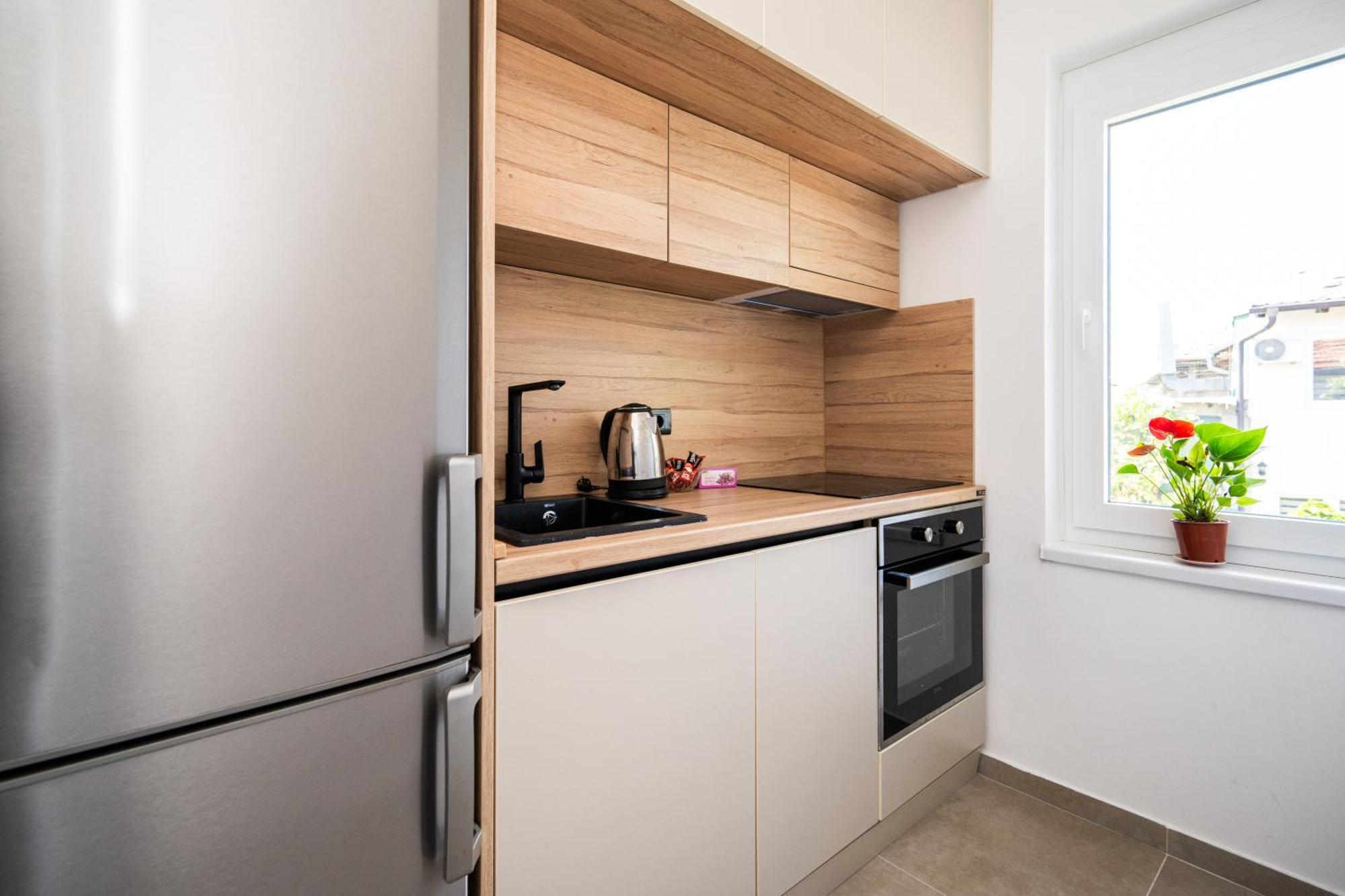 Bright 2Bdr Apartment With Balcony - Free Parking Sarajevo Bagian luar foto